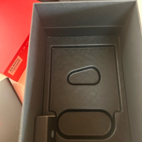 Beats2Box with sticker, and instruction booklet - Picture 8 of 10